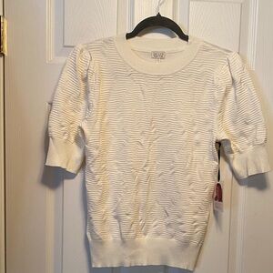 Jaclyn Smith Cream Textured Women's Short Sleeve Sweater…size M